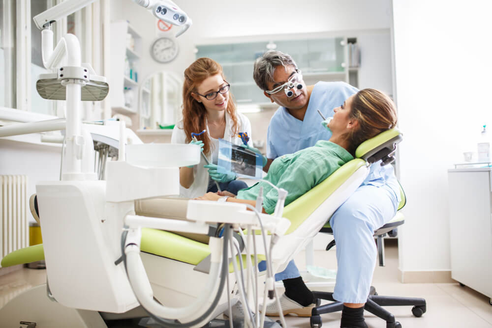 4 reasons to consider dental implants